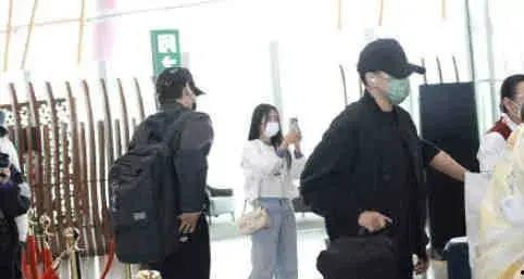 吃瓜偶遇前任,前任的甜蜜邂逅