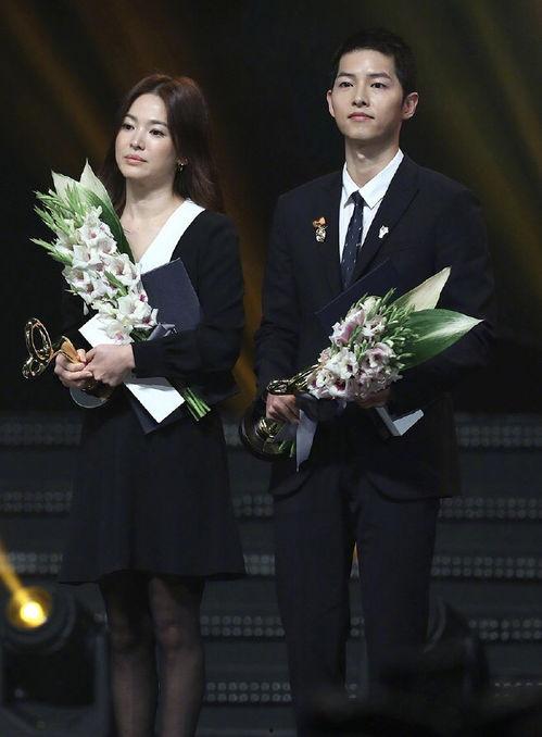 宋仲基宋慧乔吃瓜,甜蜜瞬间回顾