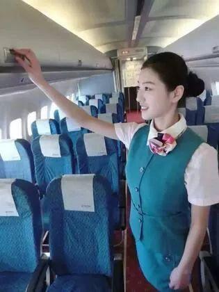 北京航空杨姐姐吃瓜,北京航空杨姐姐的吃瓜日常，带你领略航空界的趣味生活