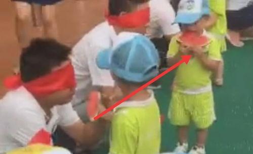 吃瓜比赛孩子喂瓜