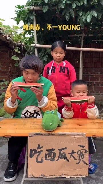 吃瓜赠瓜搞笑视频,吃瓜赠瓜，欢乐无限搞笑视频大盘点
